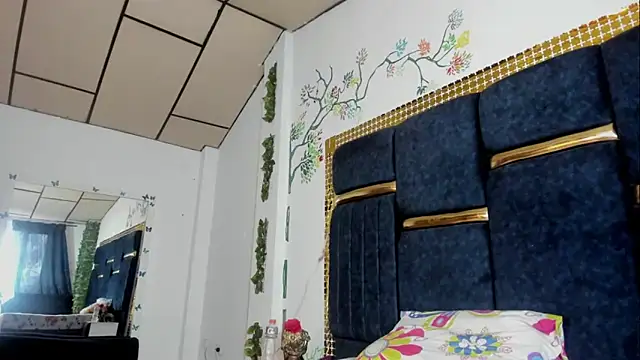 skaysanchez1 online show from 09/25/25, 07:39