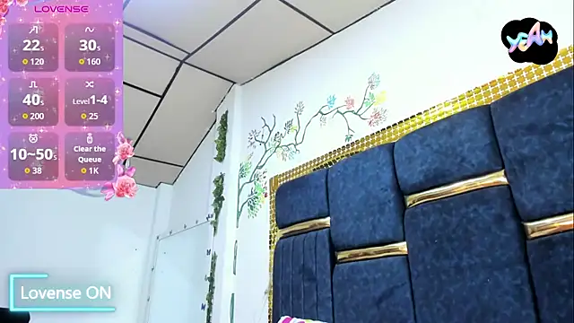 skaysanchez1 online show from 10/31/25, 04:08