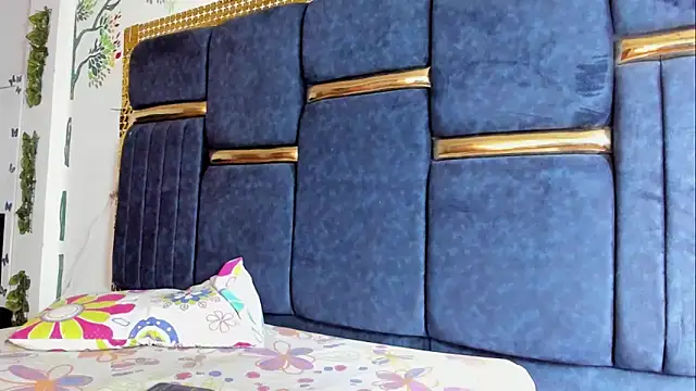 skaysanchez1 online show from 11/25/25, 07:25