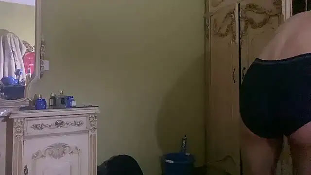 emylolo9 online show from 12/30/24, 10:55