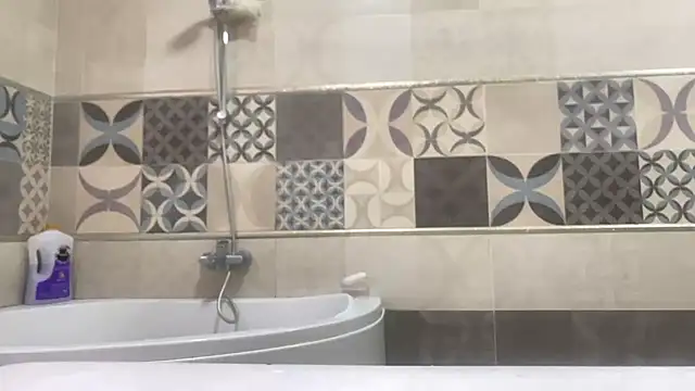 emylolo9 online show from 01/18/25, 12:04