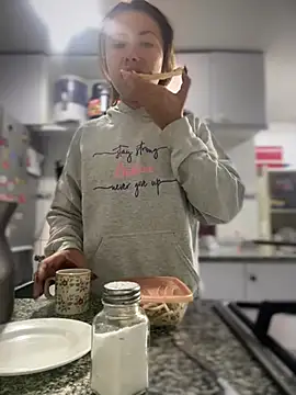 Snapshot of im_lorein chatting on 01/08/25, 12:05 im lorein online show from 01/08/25, 12:05