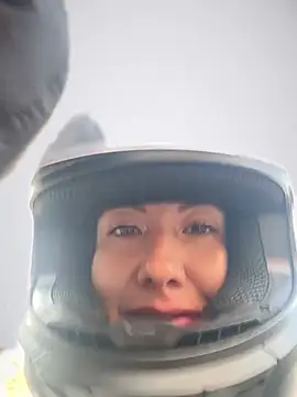 Snapshot of im_lorein chatting on 02/05/25, 12:06 im lorein online show from 02/05/25, 12:06