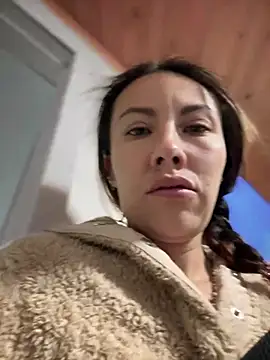 Snapshot of im_lorein chatting on 02/06/25, 12:05 im lorein online show from 02/06/25, 12:05