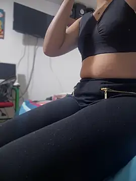 Snapshot of im_lorein chatting on 03/01/25, 10:13 im lorein online show from 03/01/25, 10:13