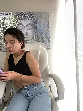 Snapshot of im_lorein chatting on 03/11/25, 04:29 im lorein online show from 03/11/25, 04:29