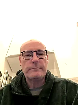 Snapshot of bogland33 chatting on 02/14/25, 04:41 bogland33 online show from 02/14/25, 04:41