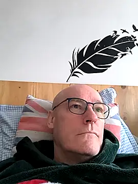 Snapshot of bogland33 chatting on 02/23/25, 11:00 bogland33 online show from 02/23/25, 11:00