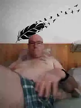Snapshot of bogland33 chatting on 07/19/26, 06:44 bogland33 online show from 07/19/26, 06:44