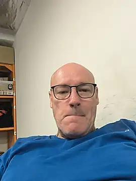 Snapshot of bogland33 chatting on 07/20/26, 03:36 bogland33 online show from 07/20/26, 03:36