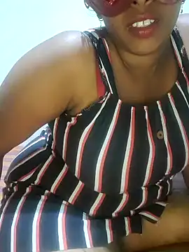 Snapshot of kumaricapalsex2 chatting on 01/21/25, 04:37 kumaricapalsex2 online show from 01/21/25, 04:37