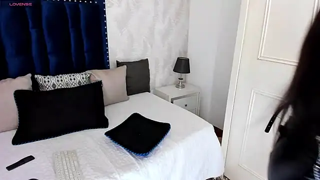 Snapshot of AddictivextS chatting on 10/24/25, 03:19 AddictivextS online show from 10/24/25, 03:19