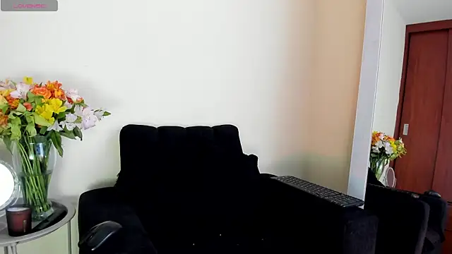 its  angelica  online show from 04/17/26, 06:44