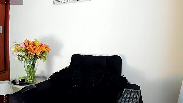 its  angelica  online show from 04/20/26, 08:54