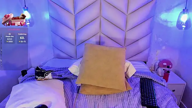 AuroraFiore online show from 02/22/25, 11:03