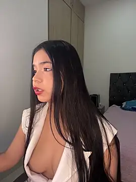 Snapshot of AuroraFiore chatting on 05/19/26, 03:02 AuroraFiore online show from 05/19/26, 03:02