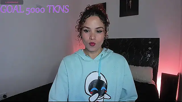 Snapshot of anna__duff chatting on 05/12/26, 12:24 anna duff online show from 05/12/26, 12:24