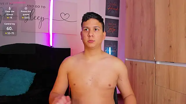 Snapshot of ANDREZALVAREZ chatting on 03/08/25, 10:45 ANDREZALVAREZ online show from 03/08/25, 10:45