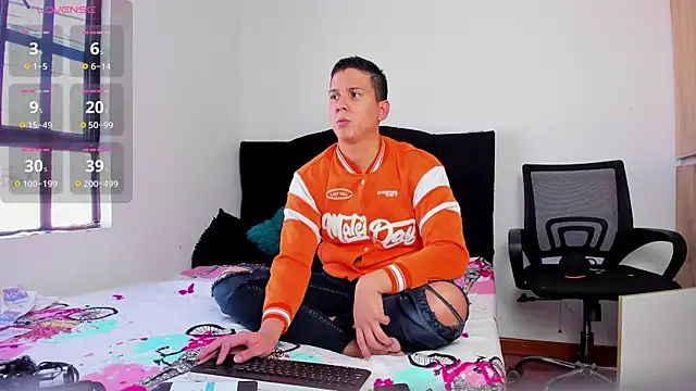 Snapshot of ANDREZALVAREZ chatting on 10/18/25, 01:23 ANDREZALVAREZ online show from 10/18/25, 01:23