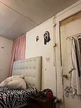 kittyprettybby online show from 11/12/25, 01:44