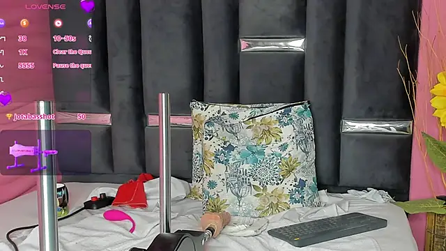Snapshot of kinky_polar chatting on 02/05/25, 08:11 kinky polar online show from 02/05/25, 08:11