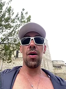 Snapshot of dantedesirexx chatting on 02/27/25, 09:04 dantedesirexx online show from 02/27/25, 09:04