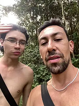 Snapshot of dantedesirexx chatting on 03/10/25, 01:54 dantedesirexx online show from 03/10/25, 01:54