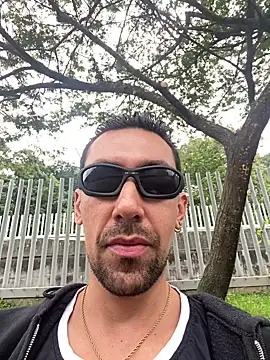 Snapshot of dantedesirexx chatting on 01/15/26, 06:00 dantedesirexx online show from 01/15/26, 06:00