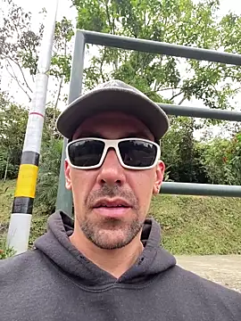 Snapshot of dantedesirexx chatting on 02/08/26, 05:16 dantedesirexx online show from 02/08/26, 05:16