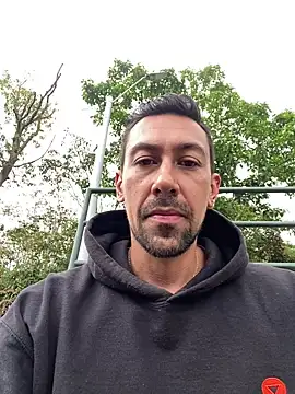 Snapshot of dantedesirexx chatting on 02/17/26, 08:15 dantedesirexx online show from 02/17/26, 08:15