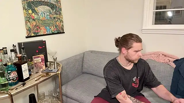 Snapshot of DaddydayDrinkzz chatting on 12/18/24, 06:21 DaddydayDrinkzz online show from 12/18/24, 06:21