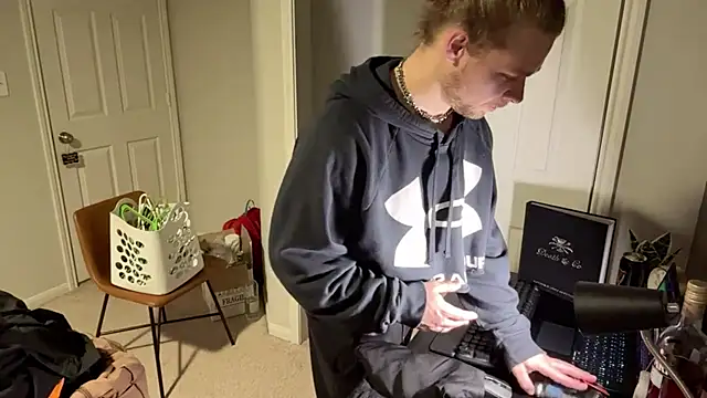 Snapshot of DaddydayDrinkzz chatting on 02/27/25, 06:50 DaddydayDrinkzz online show from 02/27/25, 06:50