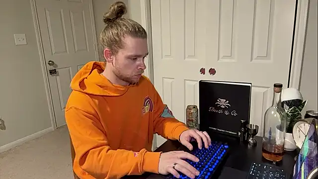 Snapshot of DaddydayDrinkzz chatting on 03/13/25, 06:48 DaddydayDrinkzz online show from 03/13/25, 06:48