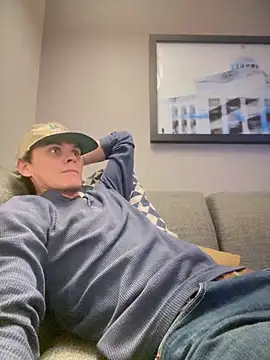 Snapshot of devinshd chatting on 12/23/24, 01:29 devinshd online show from 12/23/24, 01:29