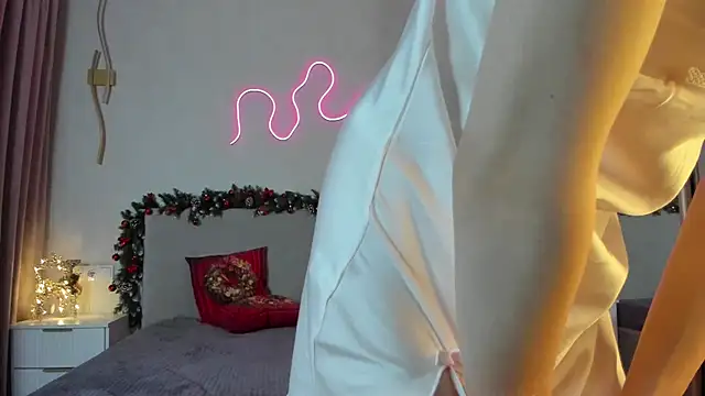 Snapshot of flora_off chatting on 01/10/25, 02:34 flora off online show from 01/10/25, 02:34