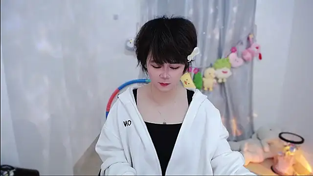 Fan ting online show from 10/23/25, 02:33