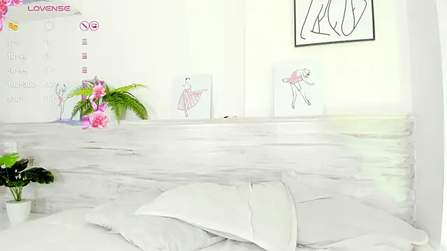 Snapshot of Niicoleta chatting on 02/17/25, 10:47 Niicoleta online show from 02/17/25, 10:47