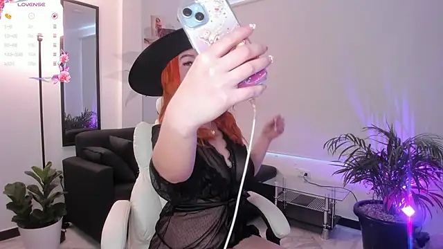 Snapshot of Niicoleta chatting on 10/04/25, 06:17 Niicoleta online show from 10/04/25, 06:17