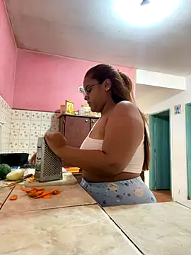 Evabigass online show from 10/31/25, 04:52