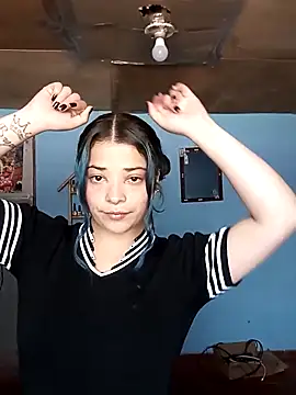 Elvishcassie  online show from 11/18/25, 04:11