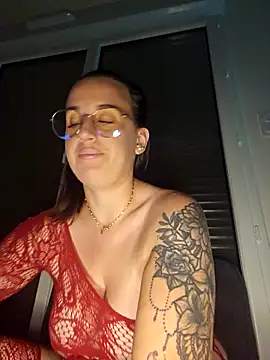 lindsay 33off online show from 10/12/25, 09:47