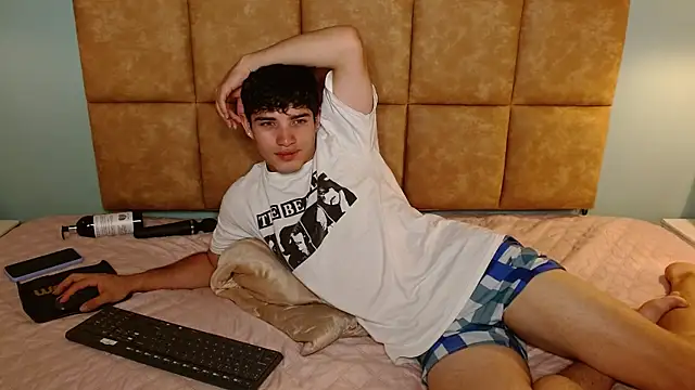 AlejooTwink online show from 03/05/25, 09:15