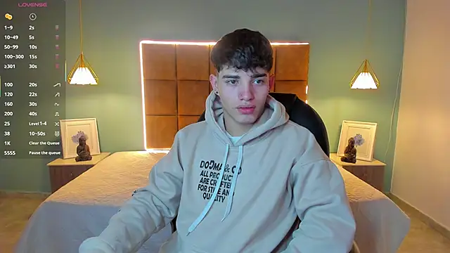 AlejooTwink online show from 10/12/25, 08:41