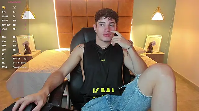 AlejooTwink online show from 10/25/25, 01:46