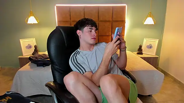 AlejooTwink online show from 12/16/25, 09:47