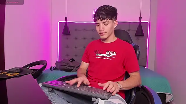 AlejooTwink online show from 04/20/26, 04:21