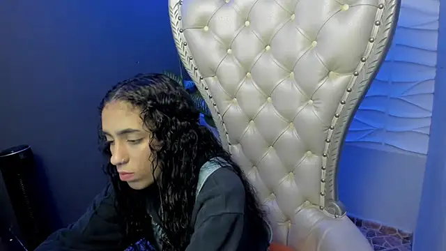 Layla 707 online show from 10/02/25, 12:50