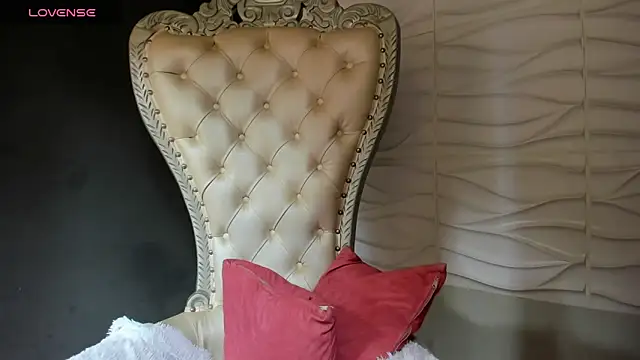 Layla 707 online show from 04/17/26, 08:01