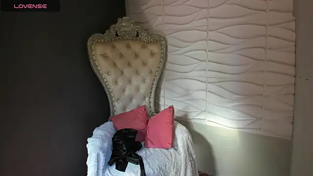 Layla 707 online show from 04/20/26, 09:16