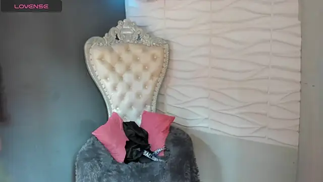 Layla 707 online show from 04/22/26, 04:08